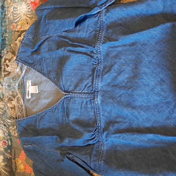 Old Navy maternity denim blouse - Picture 4 of 4